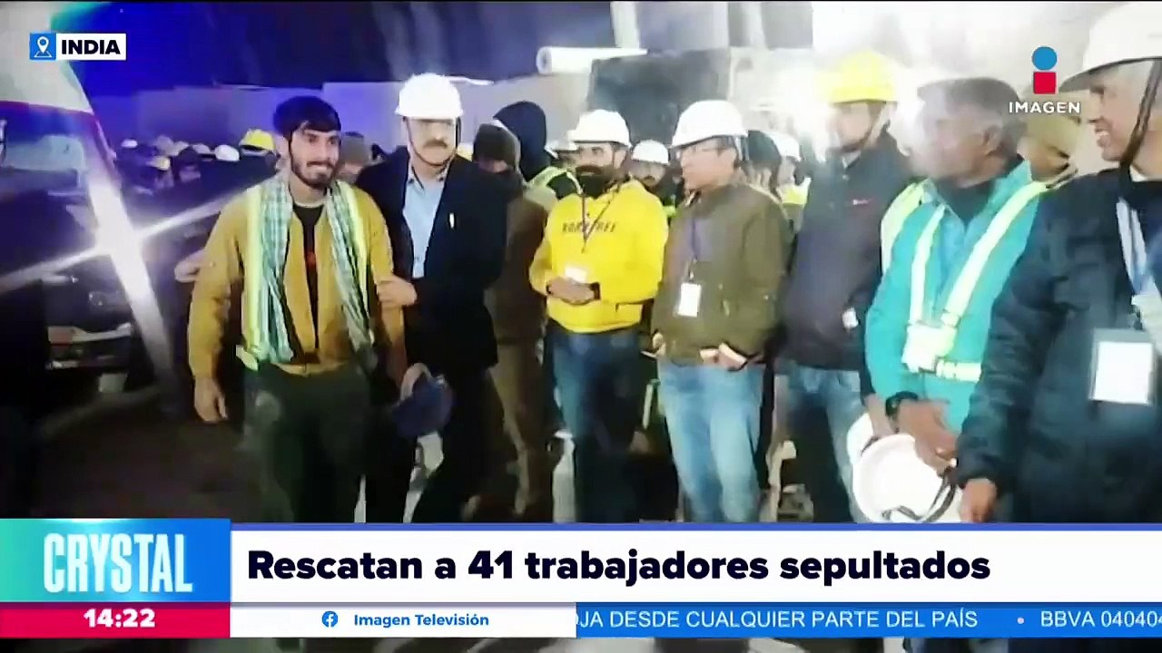 Rescatan a 41 trabajadores atrapados en un túnel en India tras 17 días