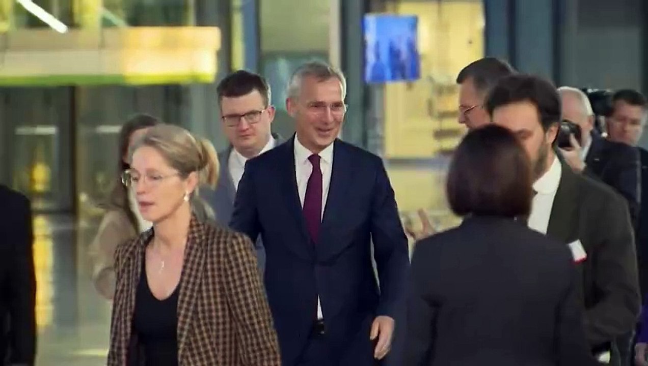 EUA e aliados garantem apoio à Ucrânia; Rússia aumenta a pressão na frente oriental na Ucrânia