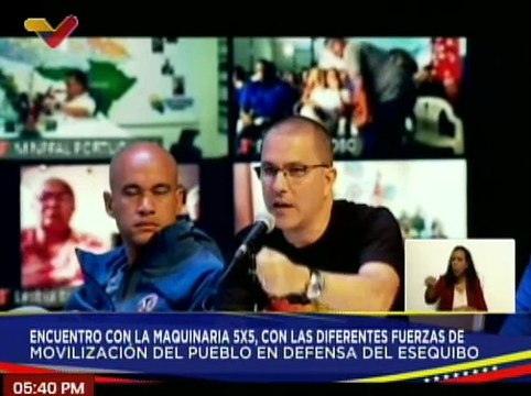 Min. Arreaza: Las comunas se han organizado para reunirse en los puntos tricolor y cumplir la tarea