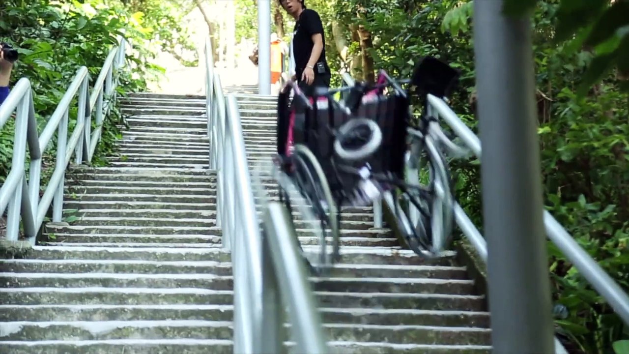 Canon 7D - Hardcore Durability Test - video Dailymotion