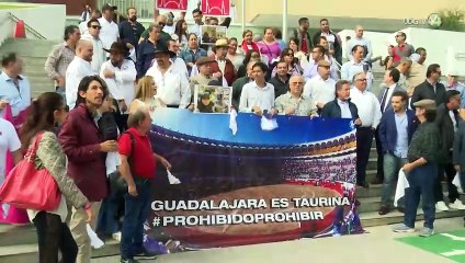 De nuevo, aficionados a los toros se manifiestan; ahora frente a Ciudad Judicial