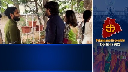 Naga Chaitanya, Amala తో కలిసి ఓటు హక్కు వినియోగించుకున్న Akkineni Nagarjuna | Telugu Oneindia