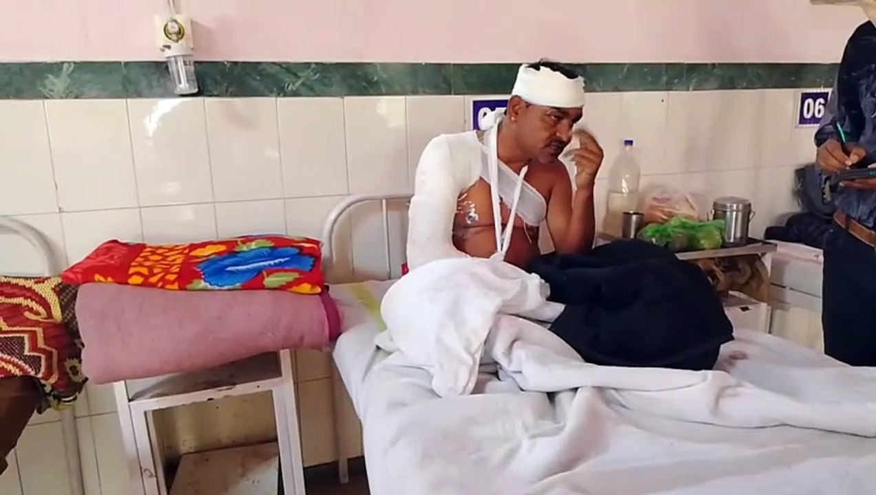 ऑटो चालक ने मारी कट, बाइक सवार युवक गिरकर हुए घायल