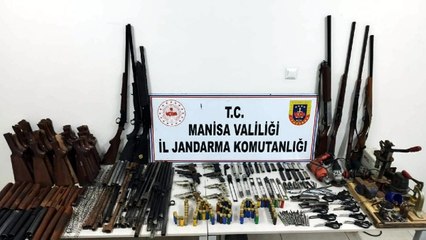 Evi, silah atölyesine dönüştürmüş