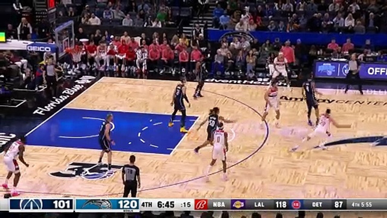 Anthony and Suggs re-enact the iconic LeBron/D-Wade dunk as Magic dominate Wizards