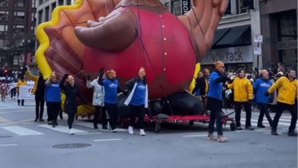 The Chicago Thanksgiving Day Parade was all about festive vibes & dazzling spectacles