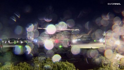 شاهد: رهائن إسرائيليون مفرَج عنهم يصلون إلى مستشفى في رمات غان