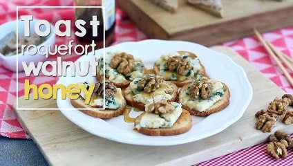 Roquefort toasts with walnuts and honey
