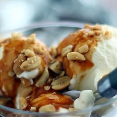 Sundae,  a recipe without ice cream maker!