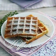 Light and crispy waffles
