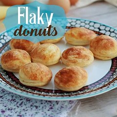 Vanilla puff pastry doughnuts