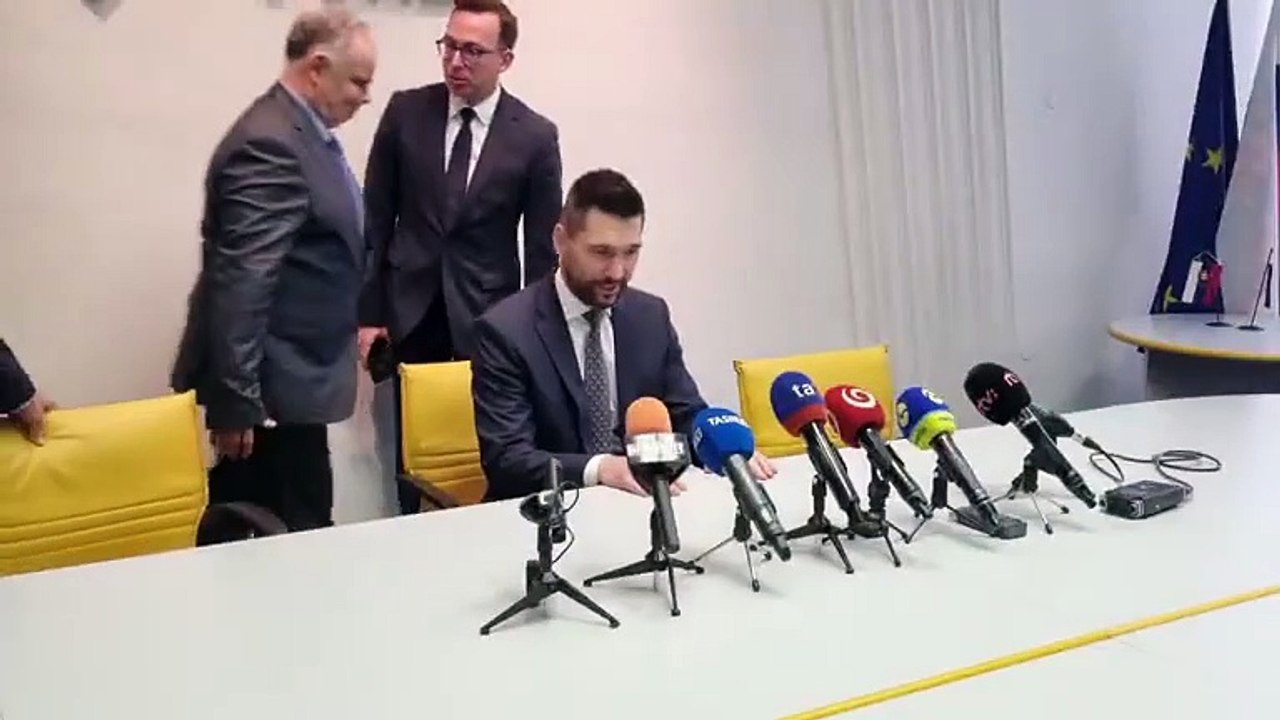ZÁZNAM: R. Takáč: V Slovenskom pozemkovom fonde je nevybavených približne 20.000 spisov