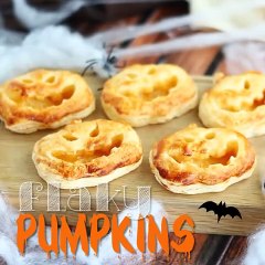 Halloween puff pastries