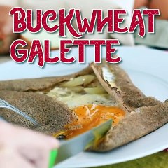 Complete buckwheat galettes with ham, cheese, and egg