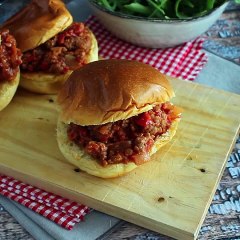 Sloppy joes style burger