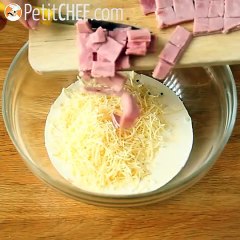 Baked pasta with ham and cheese