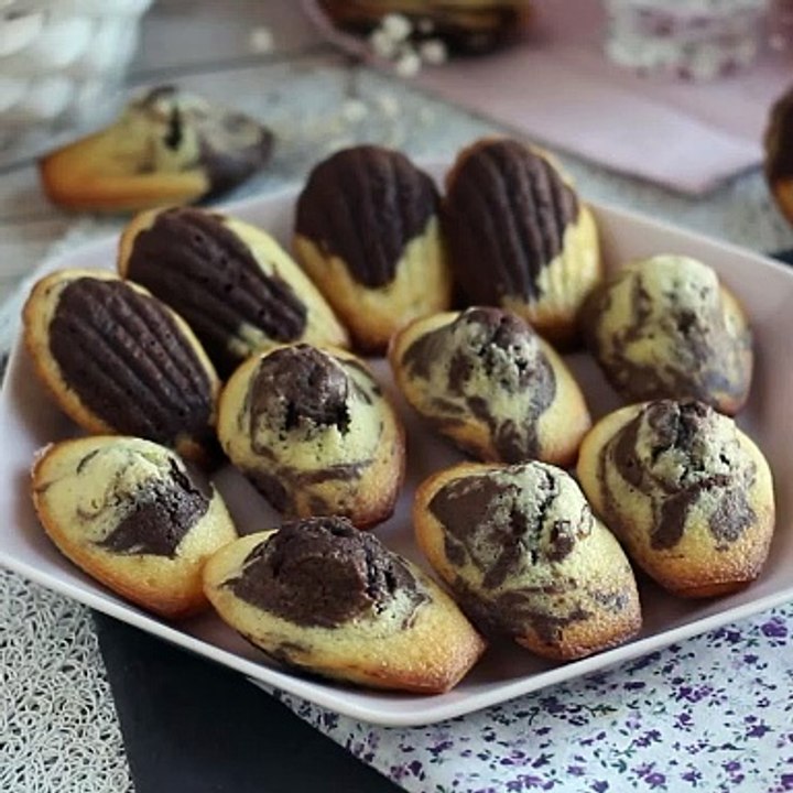 Marmorierte madeleines, die sie unbedingt testen sollten!