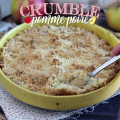 Extra knuspriger und zartschmelzender apfel-birnen-crumble