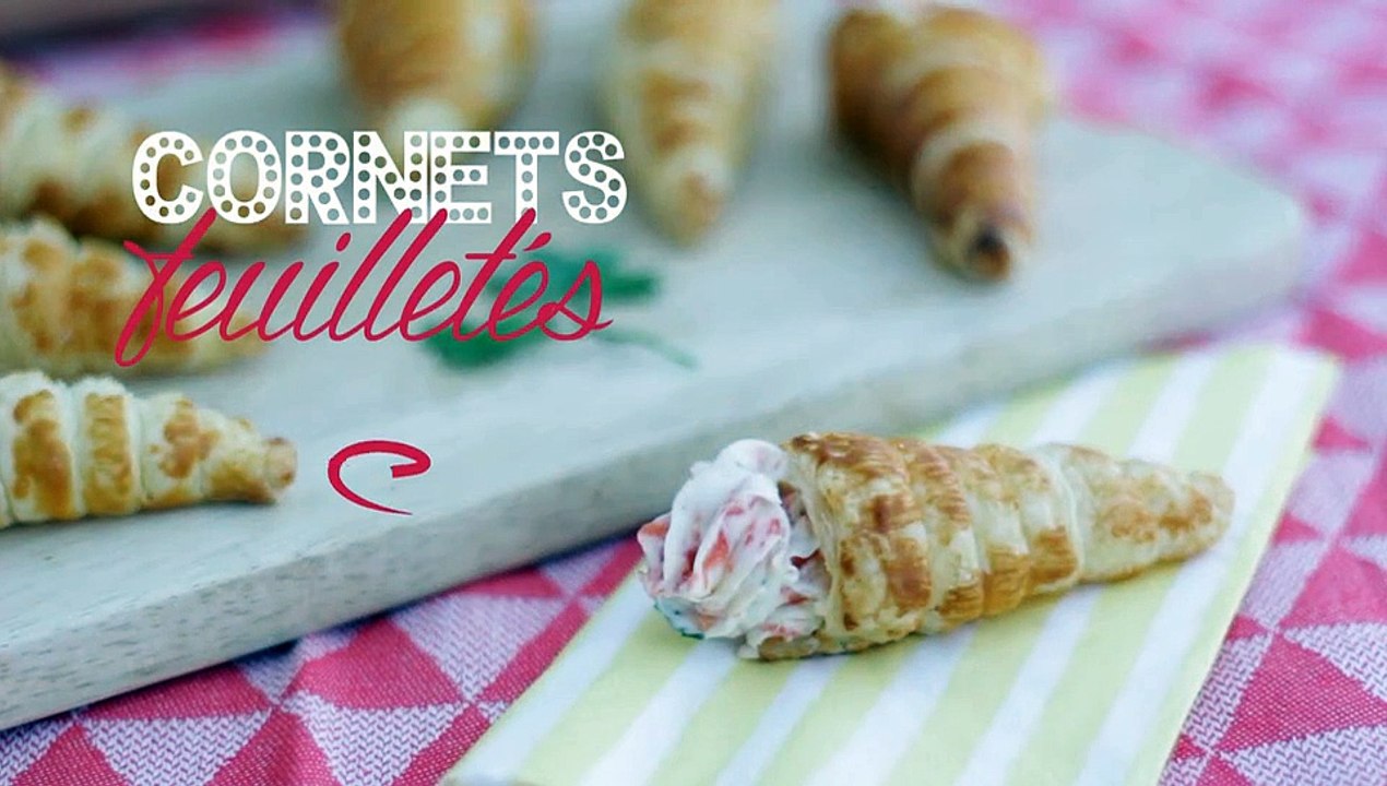 Blätterteigkegel mit lachs und schnittlauch