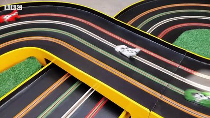 The electric roads that charge your car as you drive - BBC News