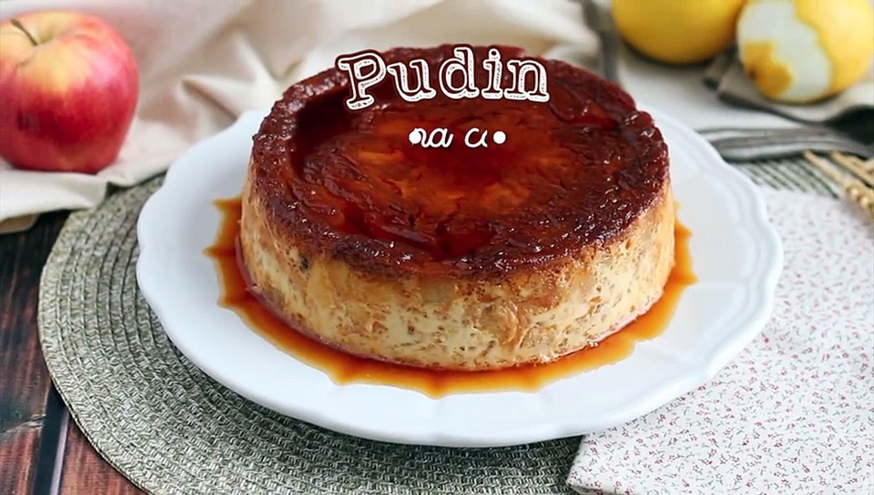 Apfel-karamell-pudding mit croissants