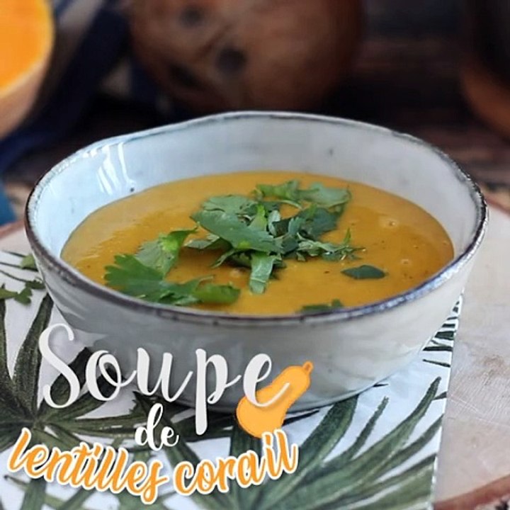Suppe mit butternut und korallenlinsen