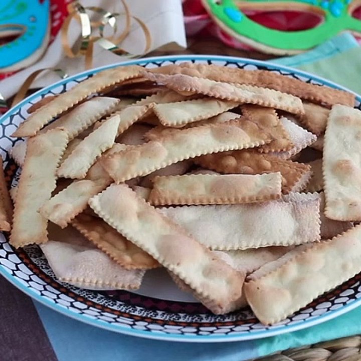 Chiacchiere di carnevale - italienische bugnes aus dem ofen