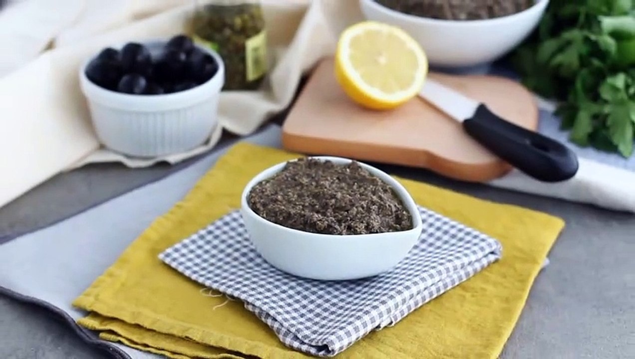 Schnelle tapenade mit schwarzen oliven