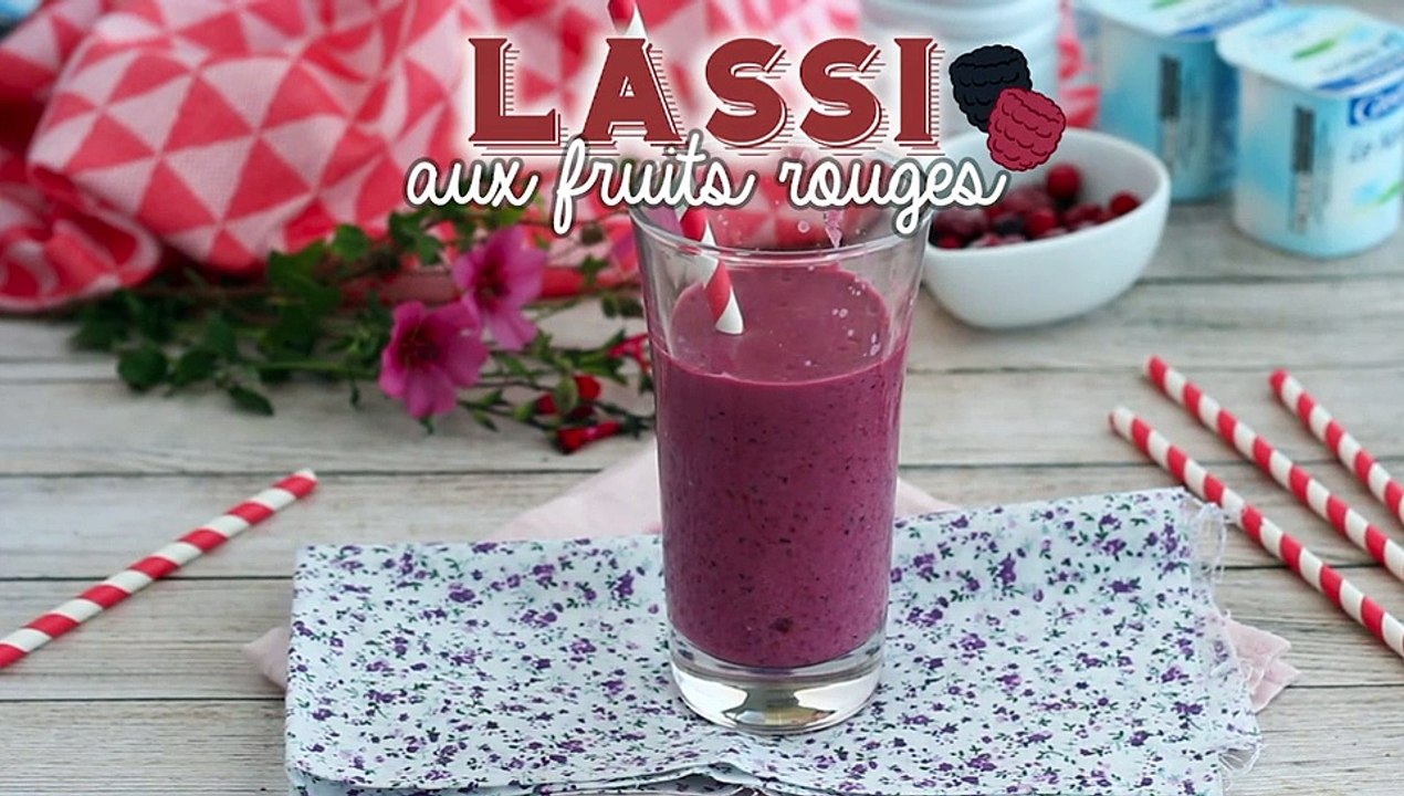 Lassi mit roten früchten