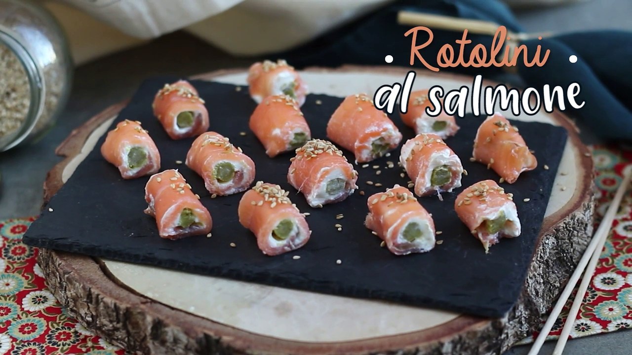 Rotolini di salmone e asparagi