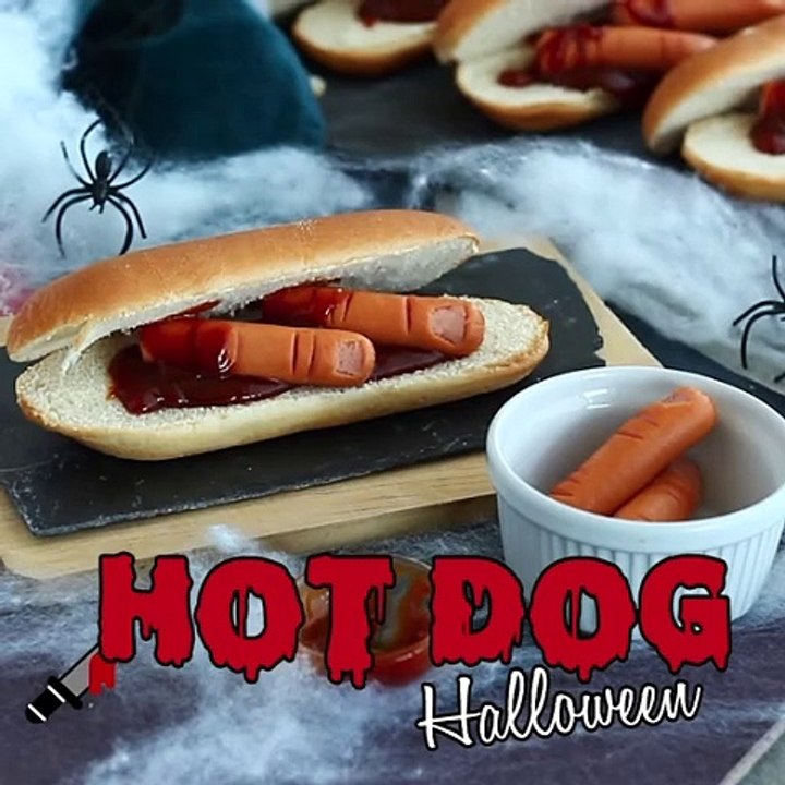 Blutige halloween-hotdogs