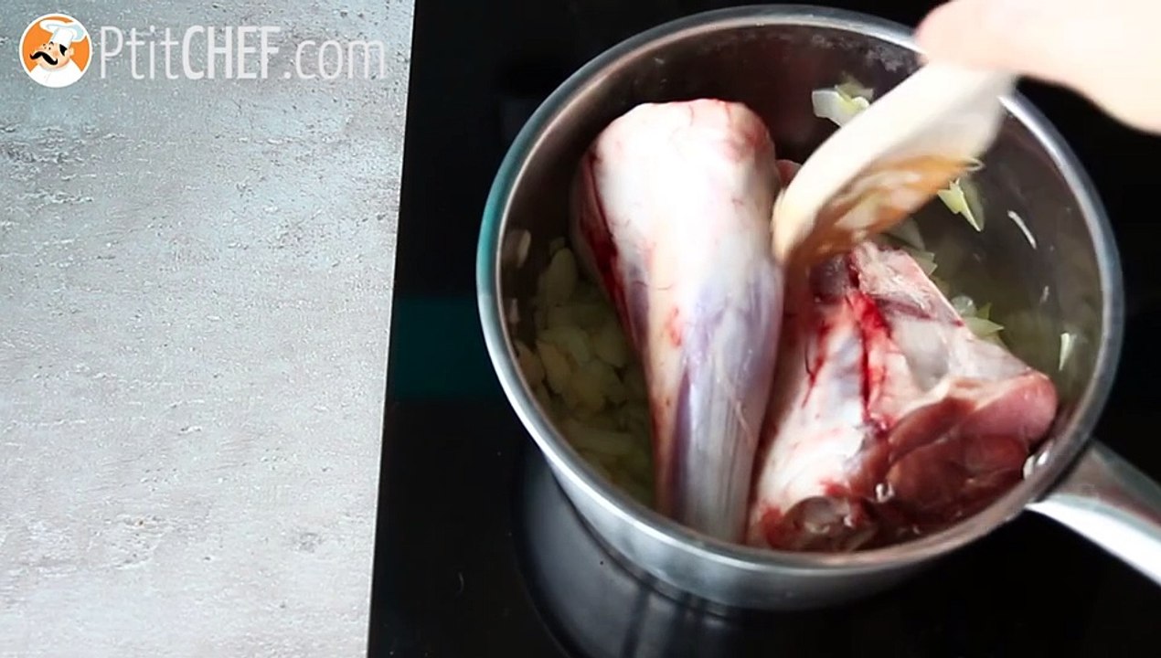 Lammhaxen-confit mit honig und thymian