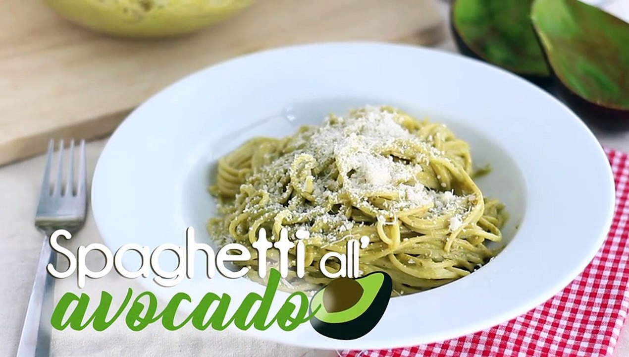 Spaghetti con crema di avocado