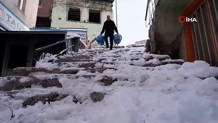 Uzmanından karda ve buzda yürüme teknikleri