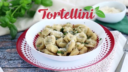 Tortellini con prosciutto crudo, parmigiano e basilico fresco