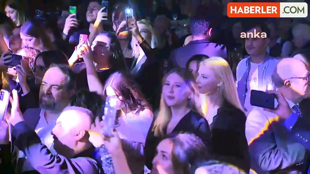 Büyükçekmece'de Binlerce Öğretmen 100. Yıl Öğretmenler Günü Balosu'nda Buluştu