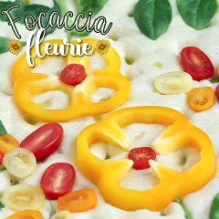 Blumige focaccia – focaccia-kunst