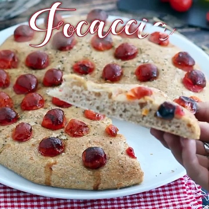 Focaccia mit kirschtomaten