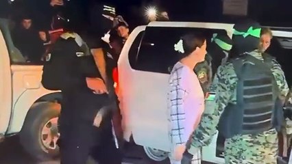 O olhar desafiador de refém ao seu raptor valeu-lhe titulo de "heroína