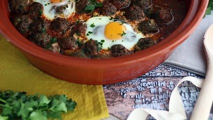 Tagine (tajine) de kafta (almôndegas de carne bem temperadas)