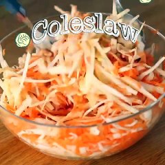 Coleslaw (a salada americana de repolho e cenoura)