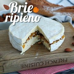 Brie farcito con mandorle e albicocche secche: antipasto veloce