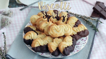 Biscotti spritz al burro: la ricetta facile e golosa con vaniglia e cioccolato