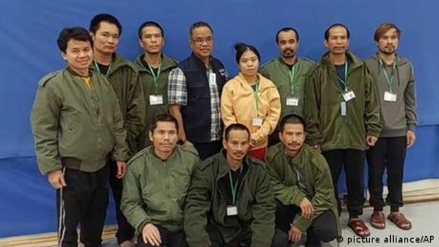 17 Thais held hostage by Hamas make it back to Thailand