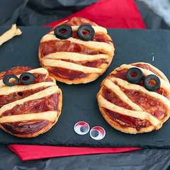 Feuilletés Pizzas Momies : L'Apéritif Halloween Facile et Croustillant 🎃