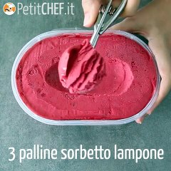 Milkshake vegano ai frutti rossi