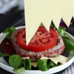 Monster burger, il cheeseburger da preparare assolutamente per halloween