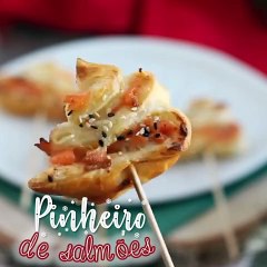 Pinheiro folhado de salmão