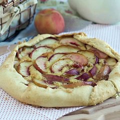 Deliciosa Tarte Rústica de Pêssego e Alecrim 🍑 - thumbnail