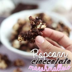 Popcorn con cioccolato e marshmallows